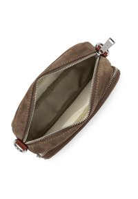 Piccola borsa in suede marrone con una cerniera argentata aperta, che mostra un interno in tessuto beige e un cursore della cerniera metallico.