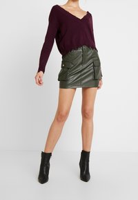 Honey Punch Stickad tröja - purple