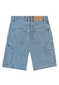 Lys blå denimshorts med rett snitt, flere lommer og en brun lærlabel på midjebåndet. Medium vekt stoffstruktur.