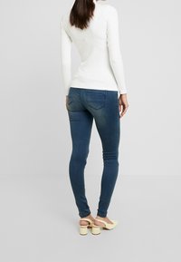 MAMALICIOUS Vaqueros slim fit - dark-blue denim