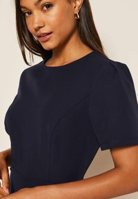Friends Like These SHORT SLEEVE  REGULAR FIT - Vestido de tubo - navy blue