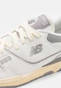 New Balance Sneakers - white