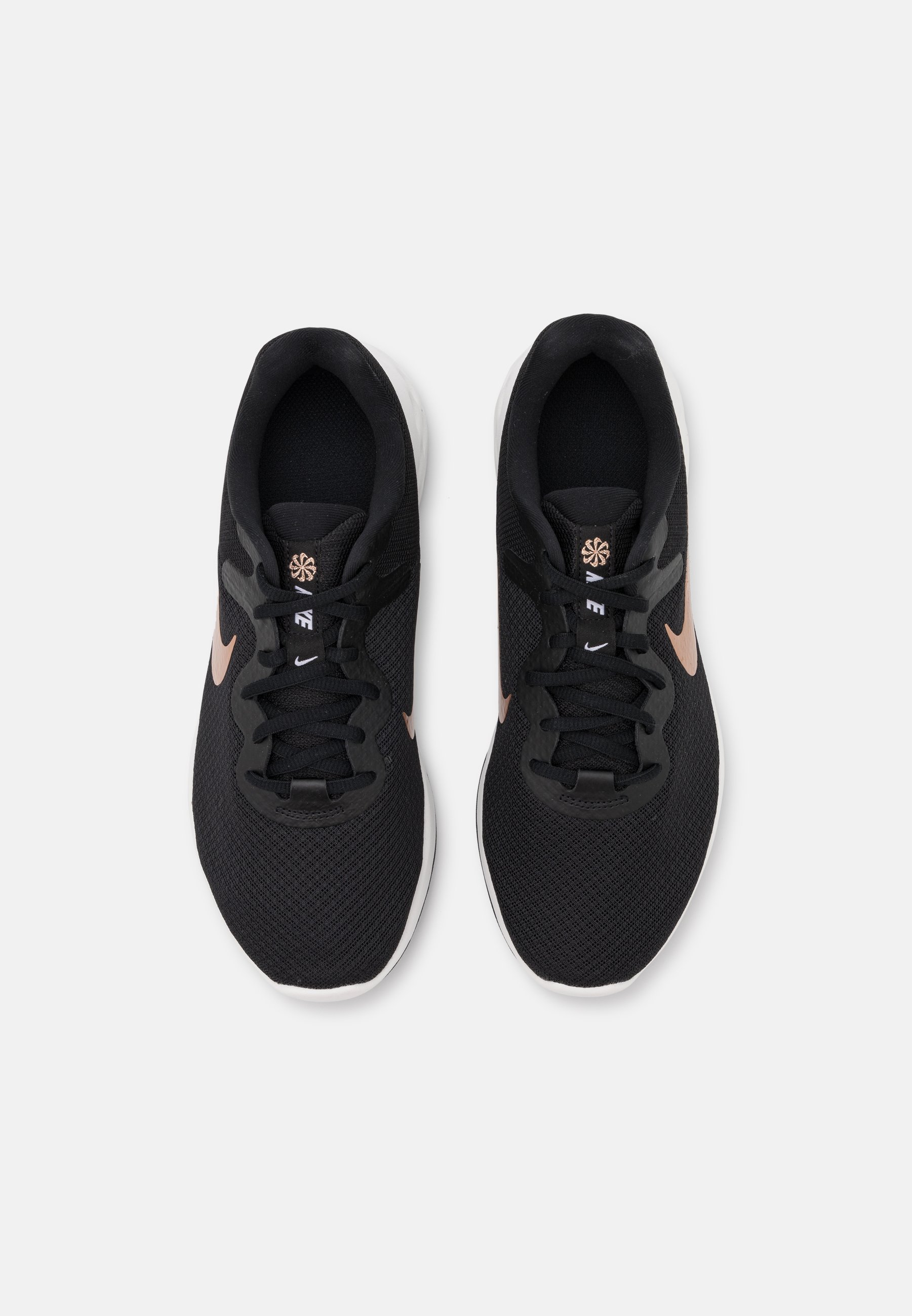 nike pumps black