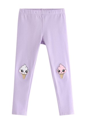 Lavendel børneleggings med elastisk talje, med to søde tegneserie-isvafler - hvid på venstre knæ, pink på højre knæ.