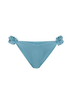 Lichtblauw bikinibroekje met gerimpelde accenten aan elke kant, met een gladde textuur en een driehoekige vorm met naaddetails.