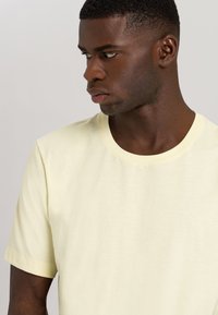 Hanro LIVING  1/2 ARM - Tílko - pastel yellow