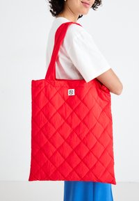 MSCHSASJA ICON TOTE BAG - Cabas - flame scarlet