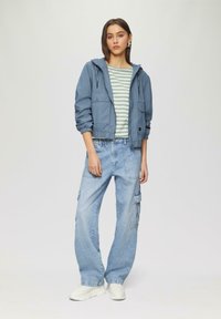 QS - T-shirt z nadrukiem