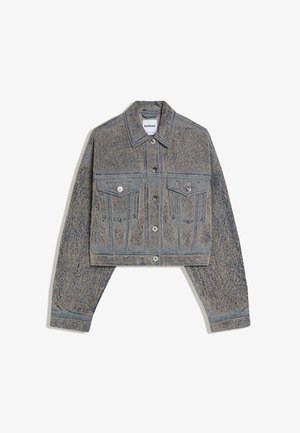 Veste en denim à manches longues retroussées avec effet délavé acide, boutons sur le devant, col replié et deux poches poitrine à boutons.