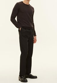 Oscar Jacobson MIGUEL ROUNDNECK - Maglione - brown flannel