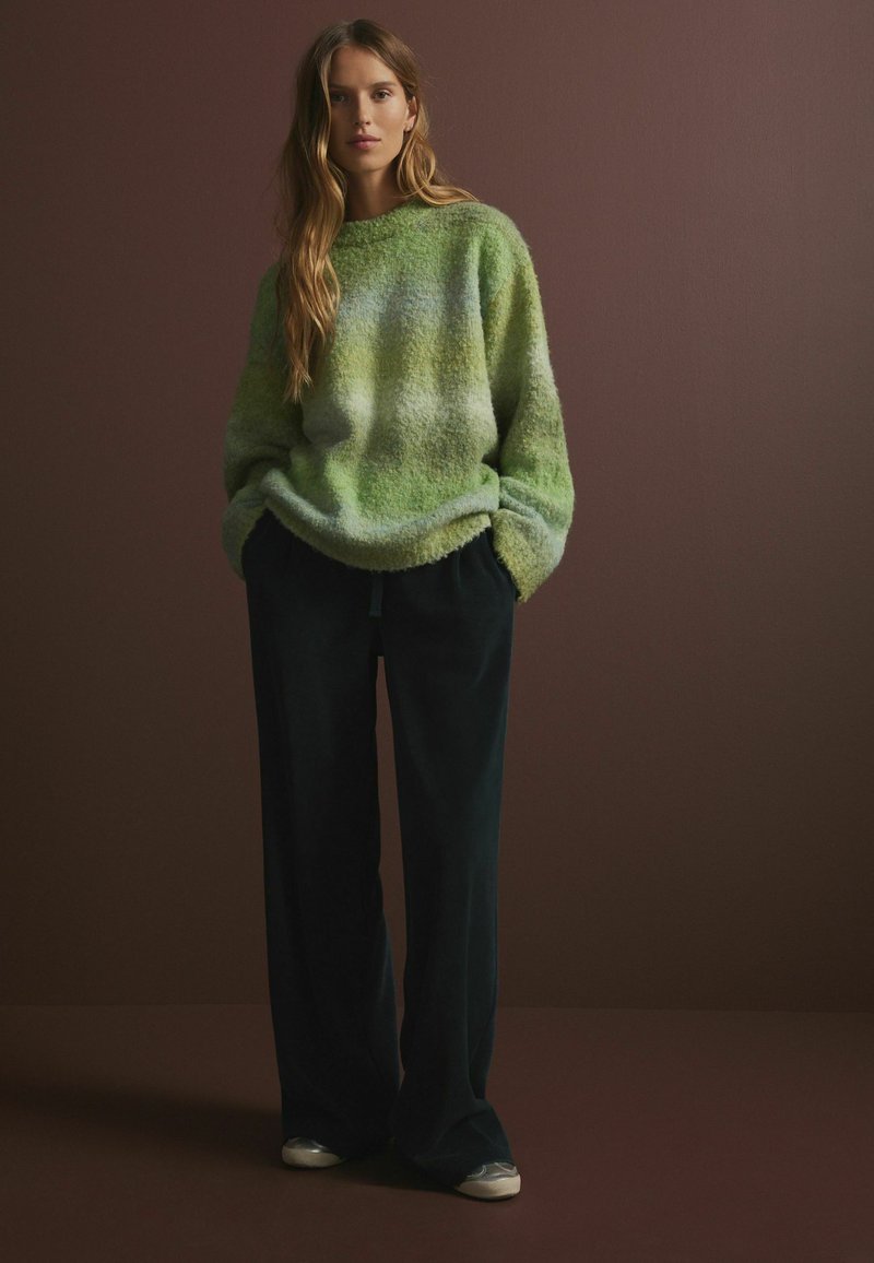 Next BOUCLE CREW NECK - Džemperis - green