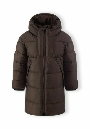 Long manteau d'hiver matelassé marron foncé avec capuche, fermeture éclair frontale et poches latérales, conçu pour temps froid.