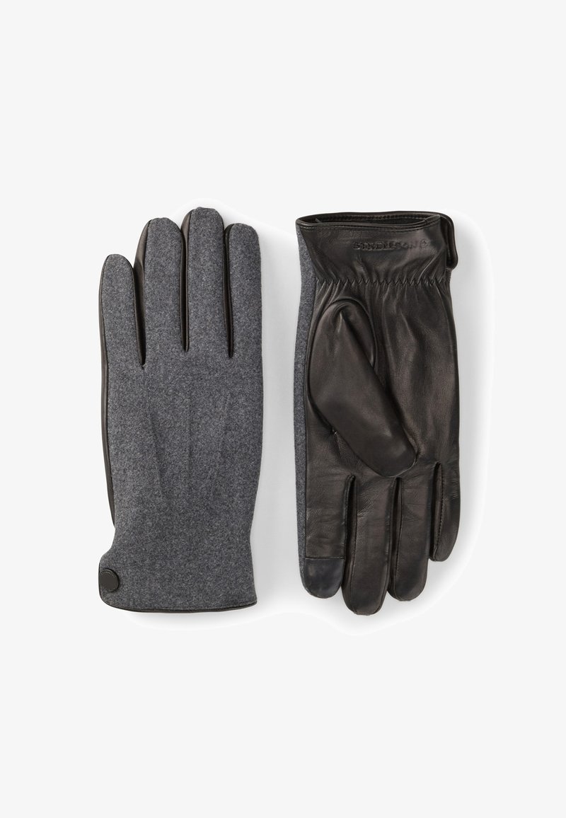 Leren en grijze vilten handschoenen. De linkerhandschoen heeft een grijs vilten buitenkant, terwijl de rechter voornamelijk uit zwart leer met een getextureerde palm bestaat.