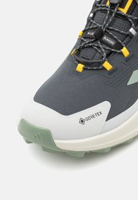 Thumbnail Image 6