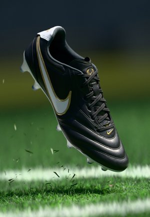 TIEMPO LIGERA PRO FG - Jalkapallokengät kiinteälle alustalle - black/white