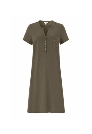 Olijfgroene jurk met korte mouwen tot knielengte, met knoopsluiting in V-hals en borstzak met metalen oogje.