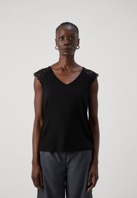 ONLY Tall ONLPETRA MIX  - Potiskana majica - black