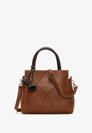 Borsa a tracolla in pelle marrone con design geometrico trapuntato, manici doppi, tracolla removibile e nappine decorative in marrone scuro.