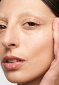 Jorgobé NIACINAMIDE SERUM - Serum - white