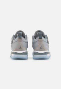 Jordan JORDAN STAY LOYAL 3 UNISEX - Sneakers basse - wolf grey/cool grey/white