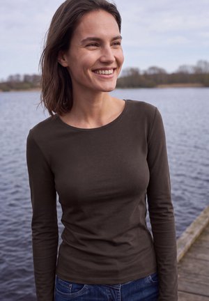 Cecil, BASIC LONG-SLEEVE TOP WITH CREW NECK - T-shirt à manches longues - truffle brown
