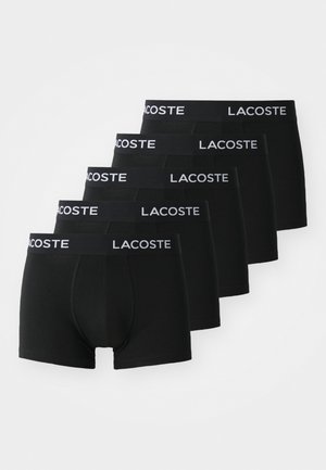 Boxer briefs de algodão pretos com um design liso, apresentando uma cinta elástica larga com o logótipo "Lacoste" em branco. Conjunto de cinco peças.