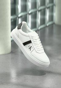 Ikke valgt, bright white/black