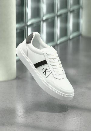 CLASSIC CUPS LACE TONGUE - Sneaker low - bright white/black