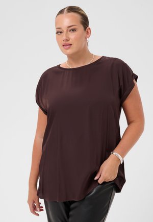 Kaffe Curve, KCMILIA WING SLEEVELESS - Blouse - fudge