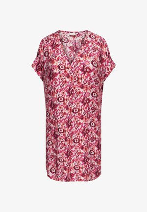 Kortermige V-hals tuniek met een levendig roze, rood en wit abstract geometrisch patroon op lichtgewicht stof.