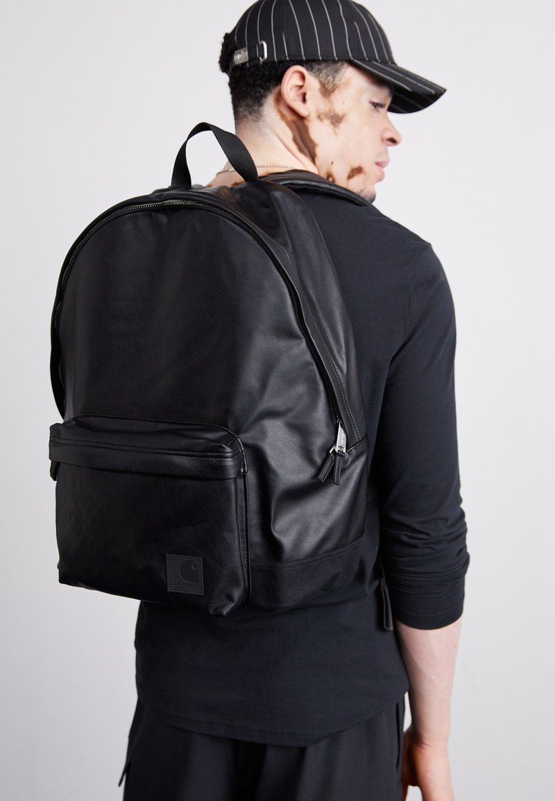 carhartt leather backpack Foundry Series CT89350303, Black The padded shoulder straps ensure comfort even when carrying heavy loads Carhartt Carhartt Brown Foundry Series