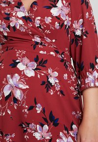 Vero Moda Curve Vapaa-ajan mekko - brown