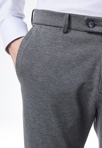 Pierre Cardin Spodnie materiałowe