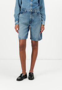 Tommy Hilfiger LANA BERMUDA - Denim shorts - blue denim
