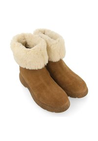 Botas de ante marrón hasta el tobillo con un puño de piel sintética crema, suela de goma texturizada, puntera redondeada y forro interior suave.