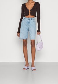 Monki Kofta - brown