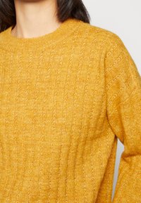 Vero Moda Sweter