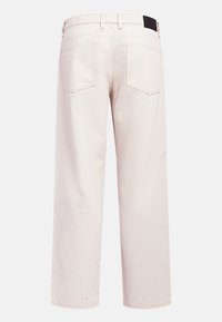Ljusfärgade denimbyxor med vida ben och rak passform. Har två bakfickor och en svart midjemärkesetikett.