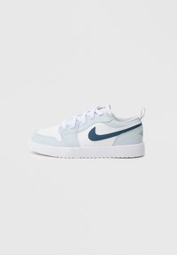 Neizvēlēts, white/squadron blue/aura