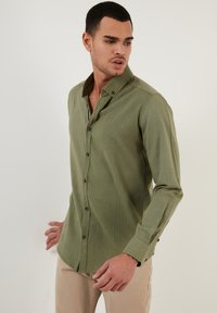 Buratti BUTTON DOWN  - Ing - khaki