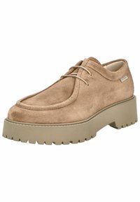 Scarpa in suede beige con lacci, dalla punta rotonda, cuciture prominenti e suola chunky e testurizzata. Presenta un'etichetta logo discreta sul lato.