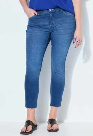 Studio Untold VERKÜRZTE JEANS, 5-POCKET, FRANSENSAUM - Jeans Skinny Fit - blue denim