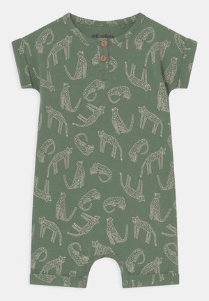 Combi-short verte à manches courtes avec un motif de chats contournés sur l'ensemble. Fabriquée en tissu doux avec une patte de boutonnage et une fermeture à pression en bas.