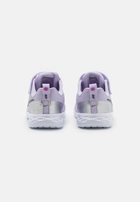 Nike Performance NIKE REVOLUTION 6 (TDV) - Sapatos para corrida em estrada - violet frost/thunder blue/metallic silver/vivid purple/white