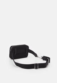 Liebeskind Berlin Bältesväska - black