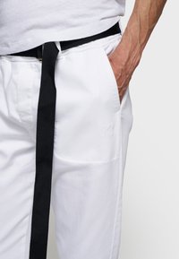 10DAYS BOTTOMS BELTED - Broek - optic white