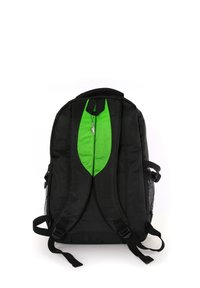 Zwarte rugzak met een groen mesh achterpaneel, gewatteerde schouderbanden en ritssluiting. Beschikt over een gestroomlijnd ontwerp en textuuraccents in de stof.