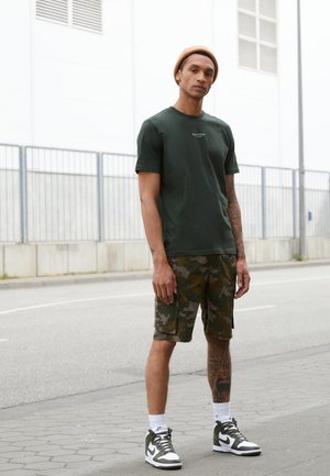 Shorts - dark green