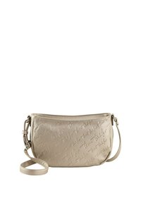 Bolso bandolera beige hecho de cuero texturizado, con logotipo en relieve. Incluye un diseño plano y una correa ajustable.