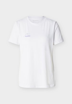 Wit T-shirt met korte mouwen en ronde hals, met een klein paarse en blauwe Mammut-logo met een bergomtrek op de linkerborst.